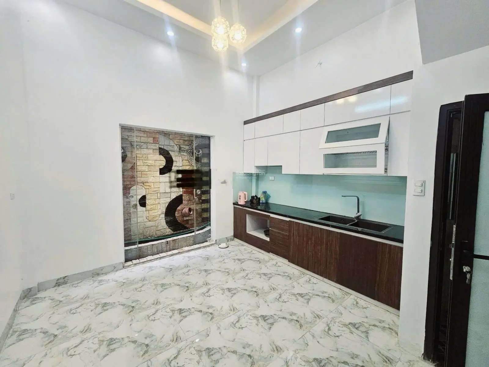 Bán nhà Đường Nguyễn Trãi, Ô tô Thang Máy, Giá Tốt