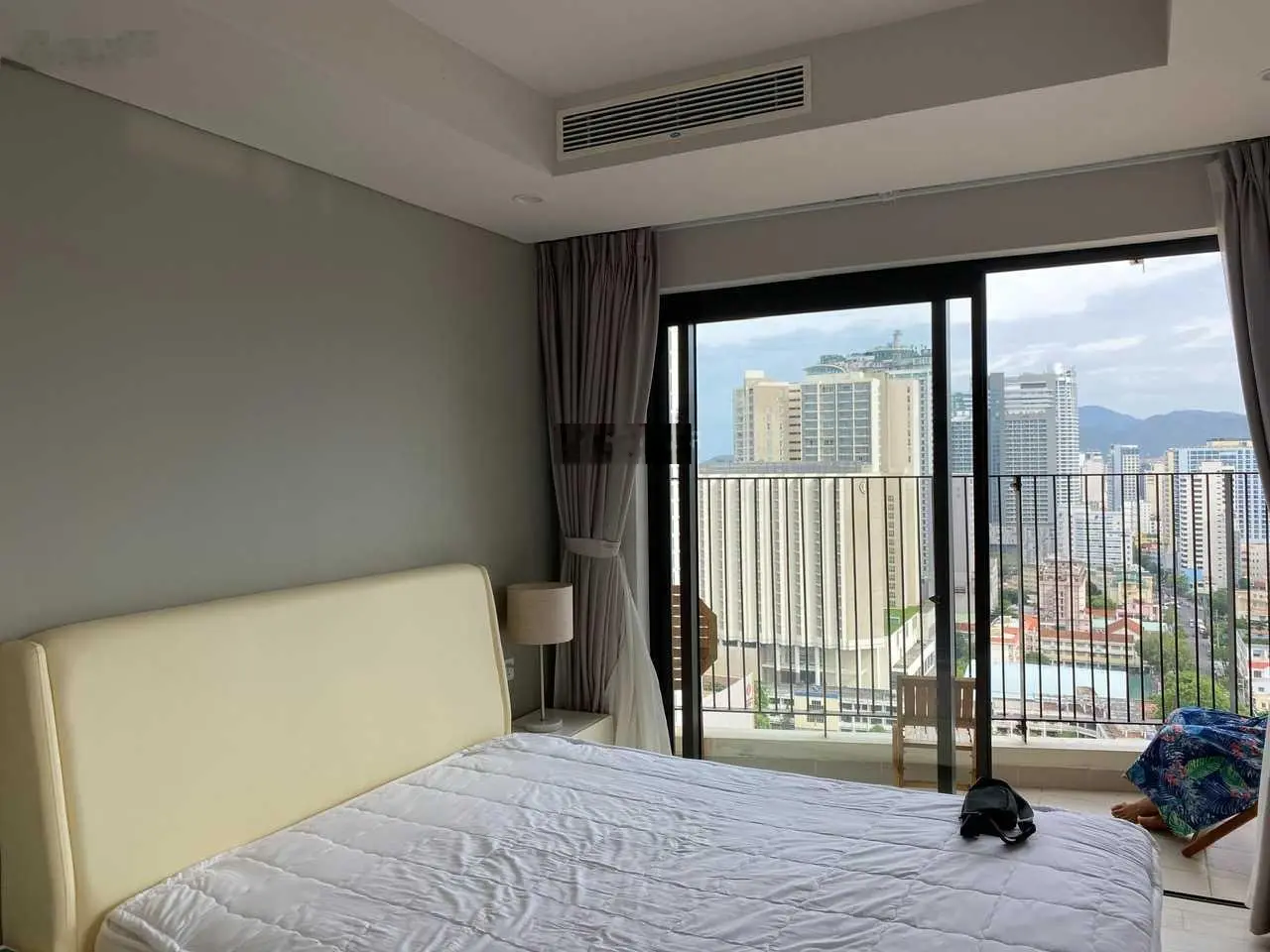 Bán căn 2 phòng ngủ Gold Coast Nha Trang view biển, nội thất đẹp, tốt