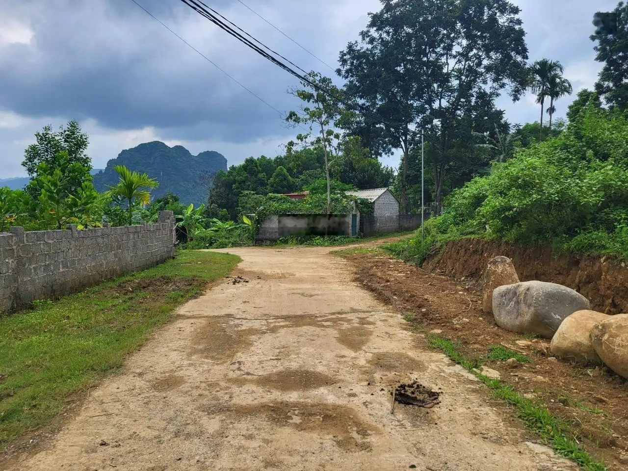 Cần bán 1000m2 full thổ cư, mặt tiền gần 40m bám đường bê tông. Kim Bôi, Hoà Bình