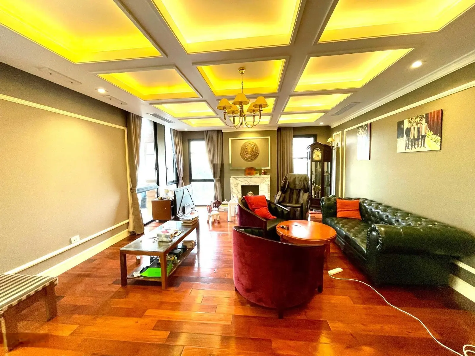 Bán cả căn nhà 6 tầng 420m2, thang máy, hầm để xe view tuyệt đẹp, 2 mặt phố và đi lại thuận tiện