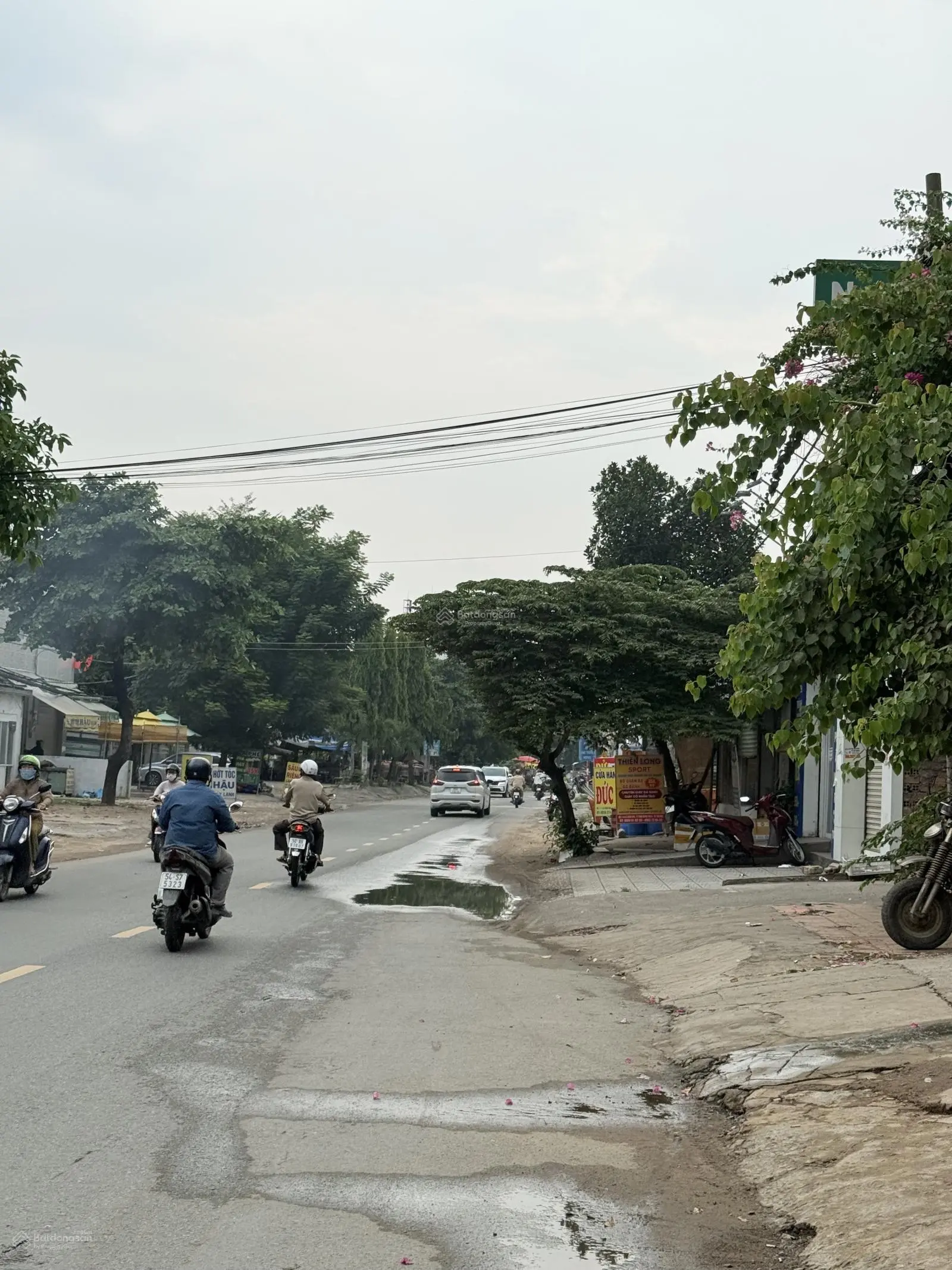 Hàng hiếm! Nhà 3 tầng MT Lã Xuân Oai. DT 6.2m*25m=150m2, hđ thuê 45tr/th. Giá tốt 20 tỷ tl