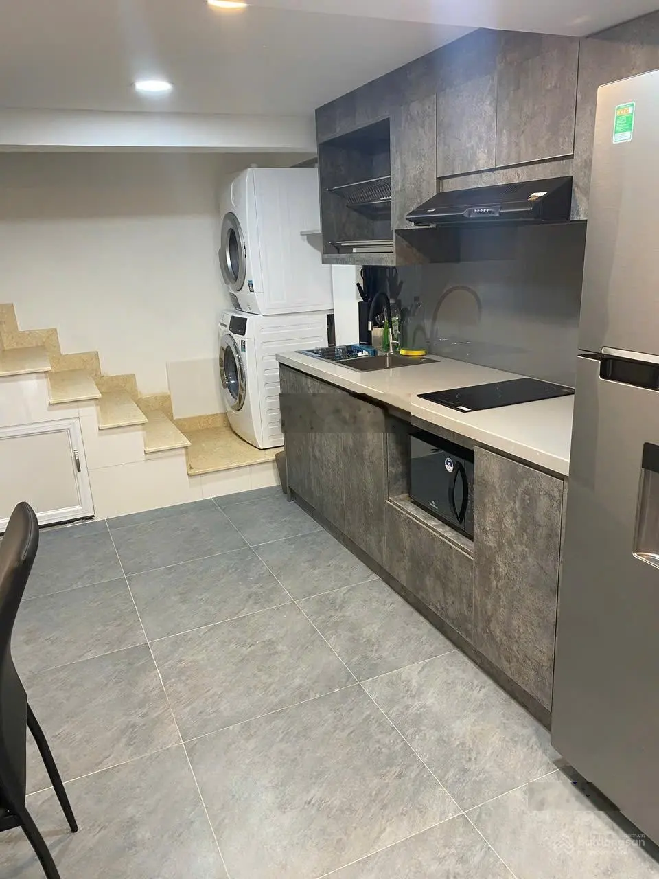 Bán gấp nhà mặt tiền đường số 10a, phường 6, Quận 4.