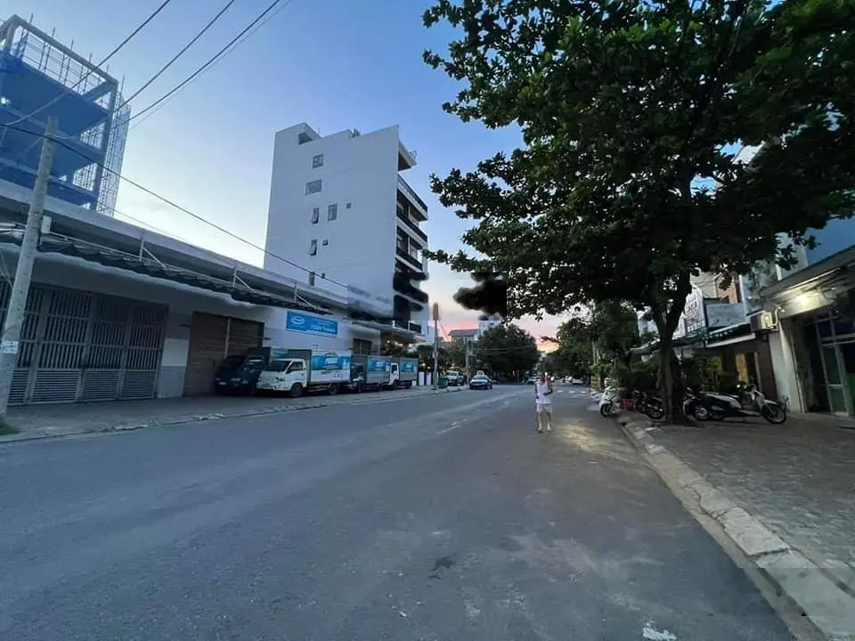 bán lô mặt tiền đường 11,5m Phạm Kiệt gần Hồ Xuân Hương, ngang 6m view biển đẹp