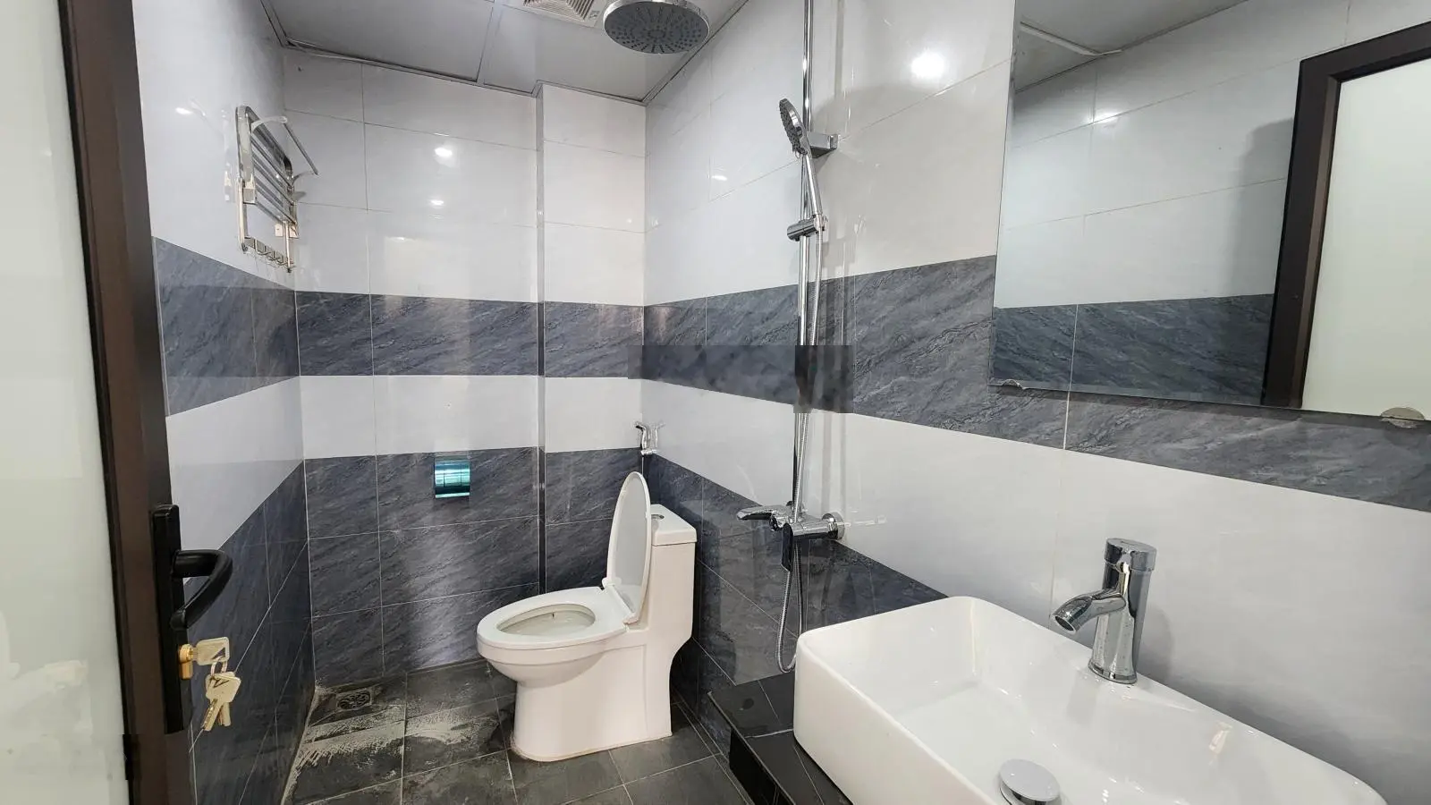 Bán nhà Phố Lụa - Vạn Phúc 47m2 x 5 tầng, 3PN. Đường ô tô cách 20m. Giá chỉ 6.1 tỷ. LH 0961.852.885