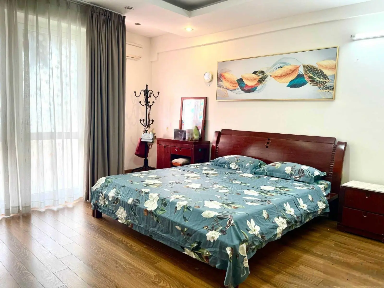 Bán căn hộ 2 ngủ 2vệ sinh Licogi 13 Hà Đông, DT 81m2, giá 4,9tỷ, full đồ vào ở luôn LH 0987 336 ***