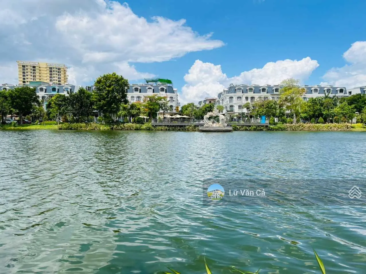 Bán gấp nhà phố Lakeview City 1 căn duy nhất full nội thất giá chỉ 13 tỷ 3 lầu 4PN LH 0907860179