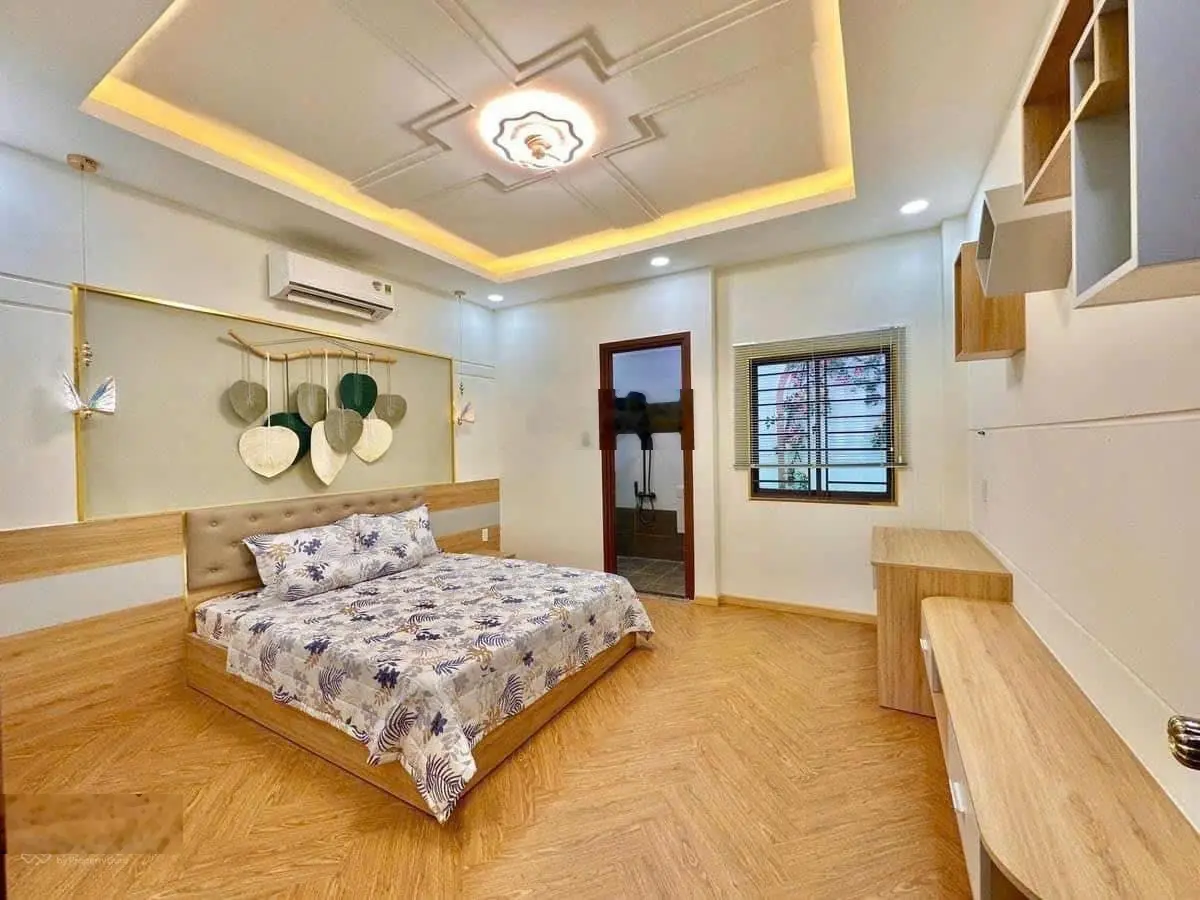 Cô Thùy cần bán gấp nhà đẹp ở Lữ Gia - Q11. Đang cho thuê 32tr. Gần đại học Bách Khoa. 93m2