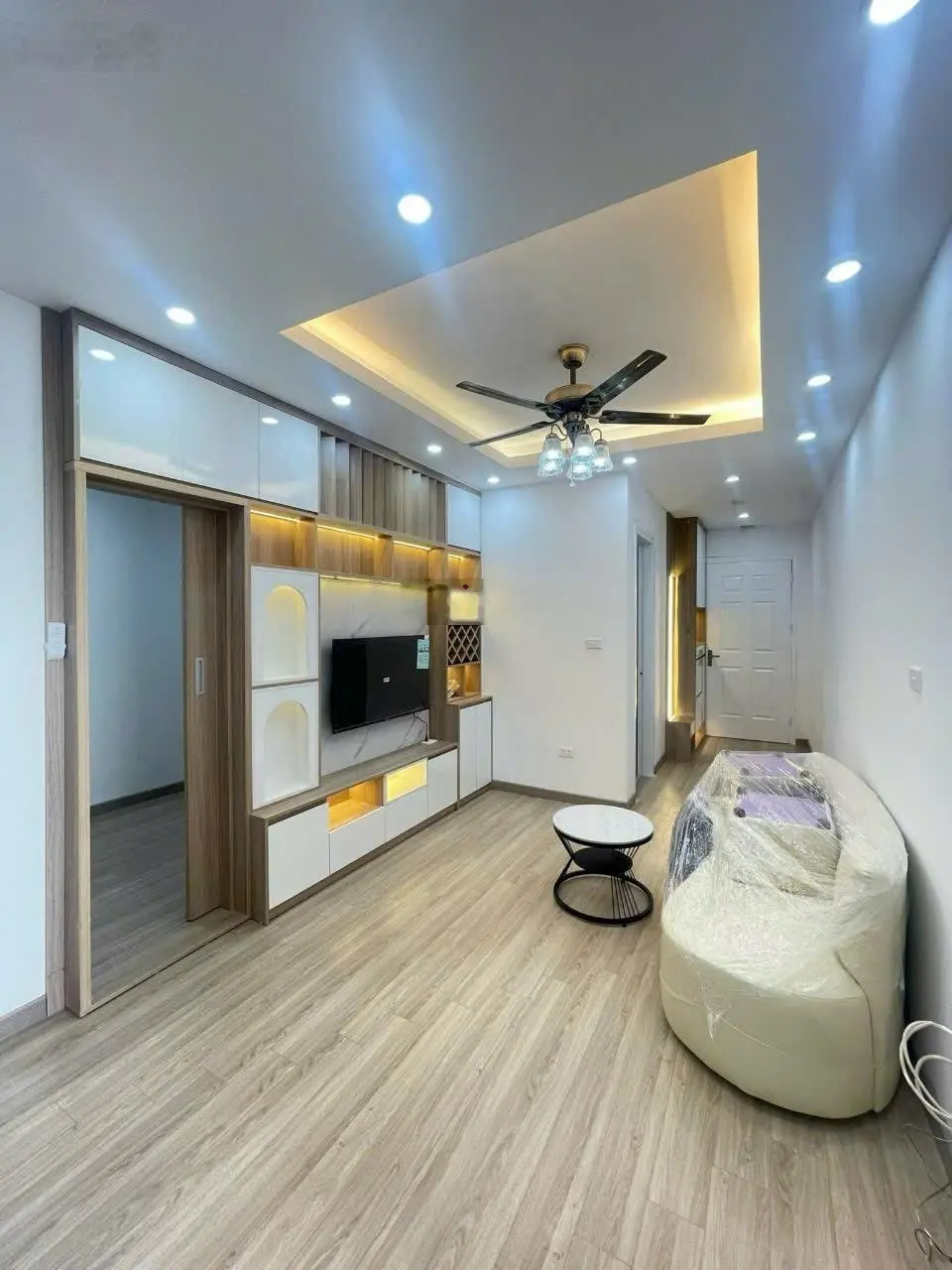 Bán nhanh căn 46m2 - 2ngủ&1vệ sinh HH4C Linh Đàm Hoàng Mai. LH: 0966 455 *** em Thuỷ