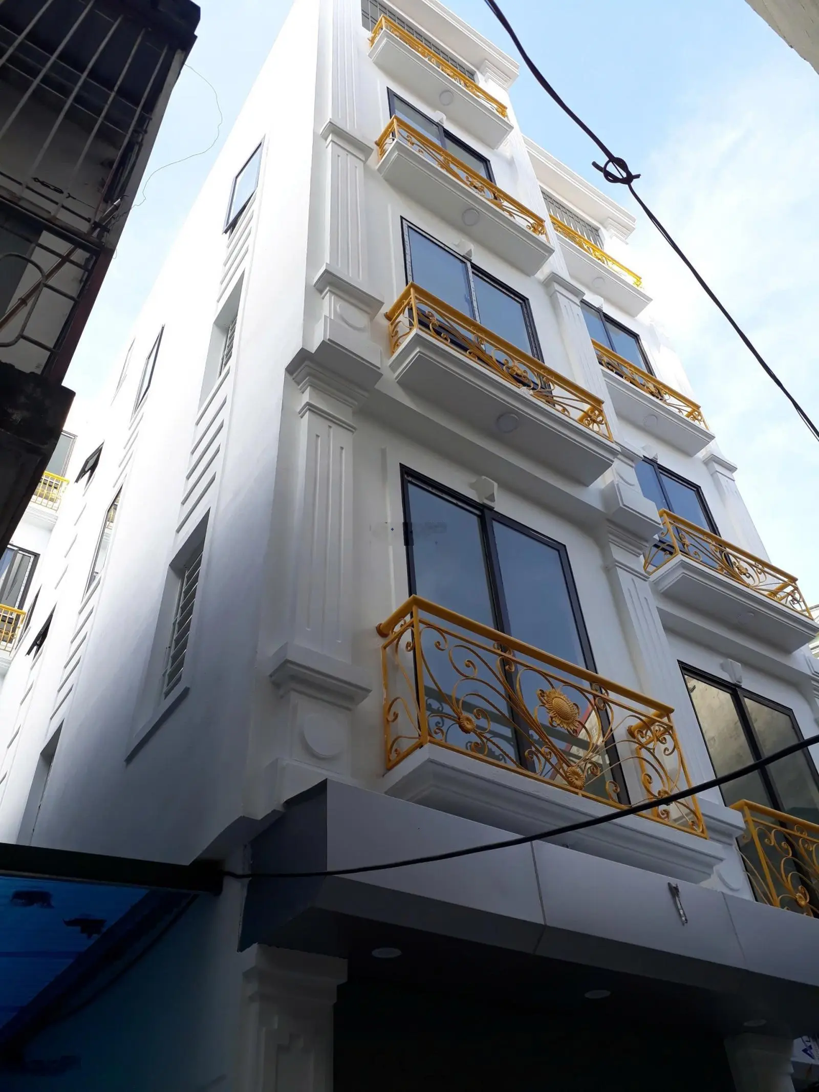 Nhà 5t*35m2 vị trí cực đẹp sát hồ lớn. Ô tô đỗ cổng. Cách đường QL6 chỉ 500m. Cách trung tâm HN 4km