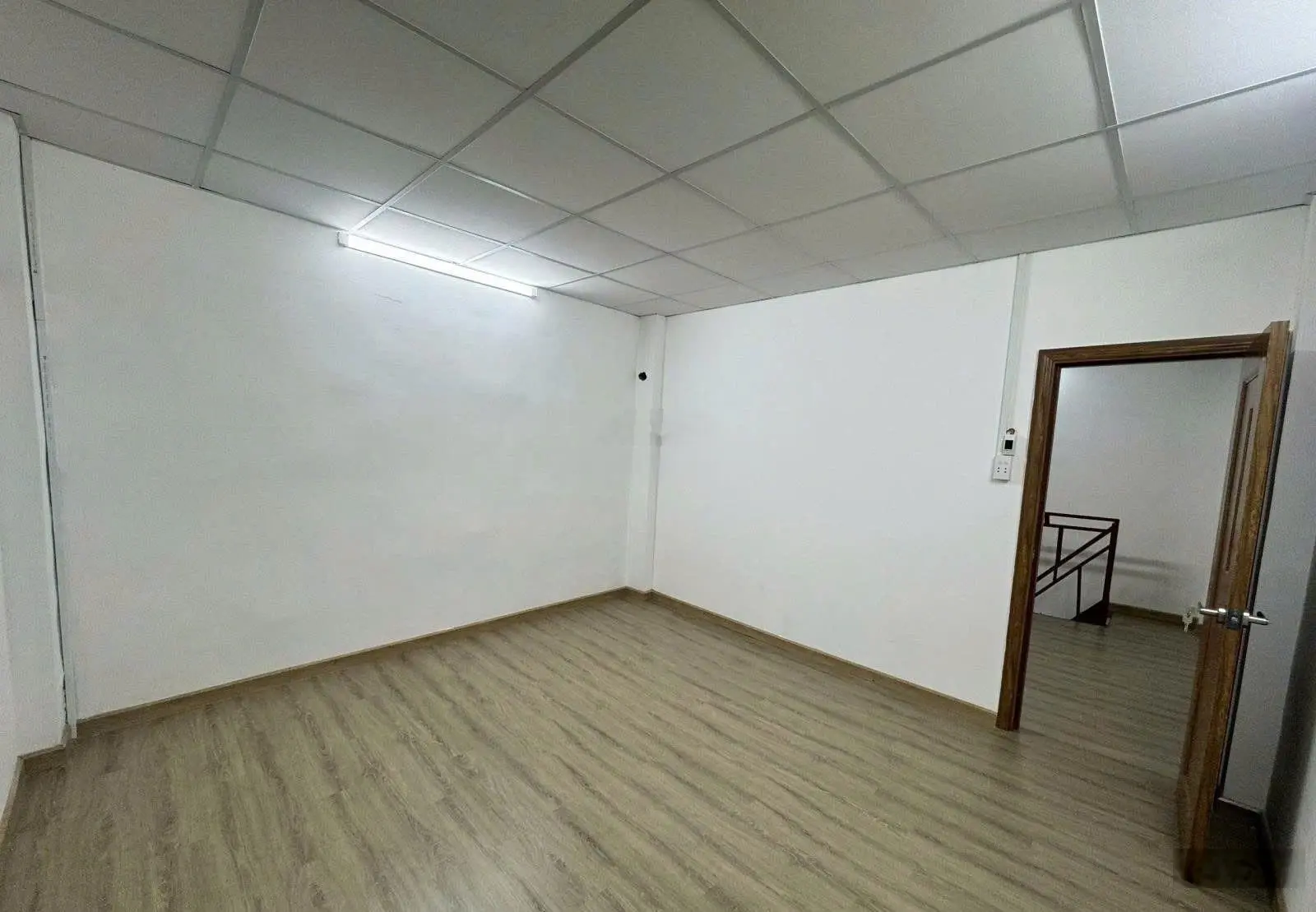 Nhà bán ngang khủng 5,7m - gần ngã 7 Q10 - 46m2 - hạ giá 8,3 tỷ
