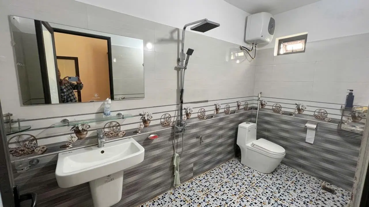 Bán biệt thự trung tâm hành chính huyện Vân Hồ DT 245m2, đường 23,5m, đầy đủ tiện nghi, giá 3,2 tỷ