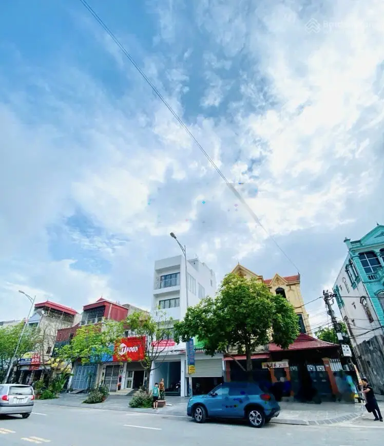 Mặt phố Đặng Vũ Hỷ - vỉa hè rộng 7m - nhà 5 tầng mới - kinh doanh đỉnh