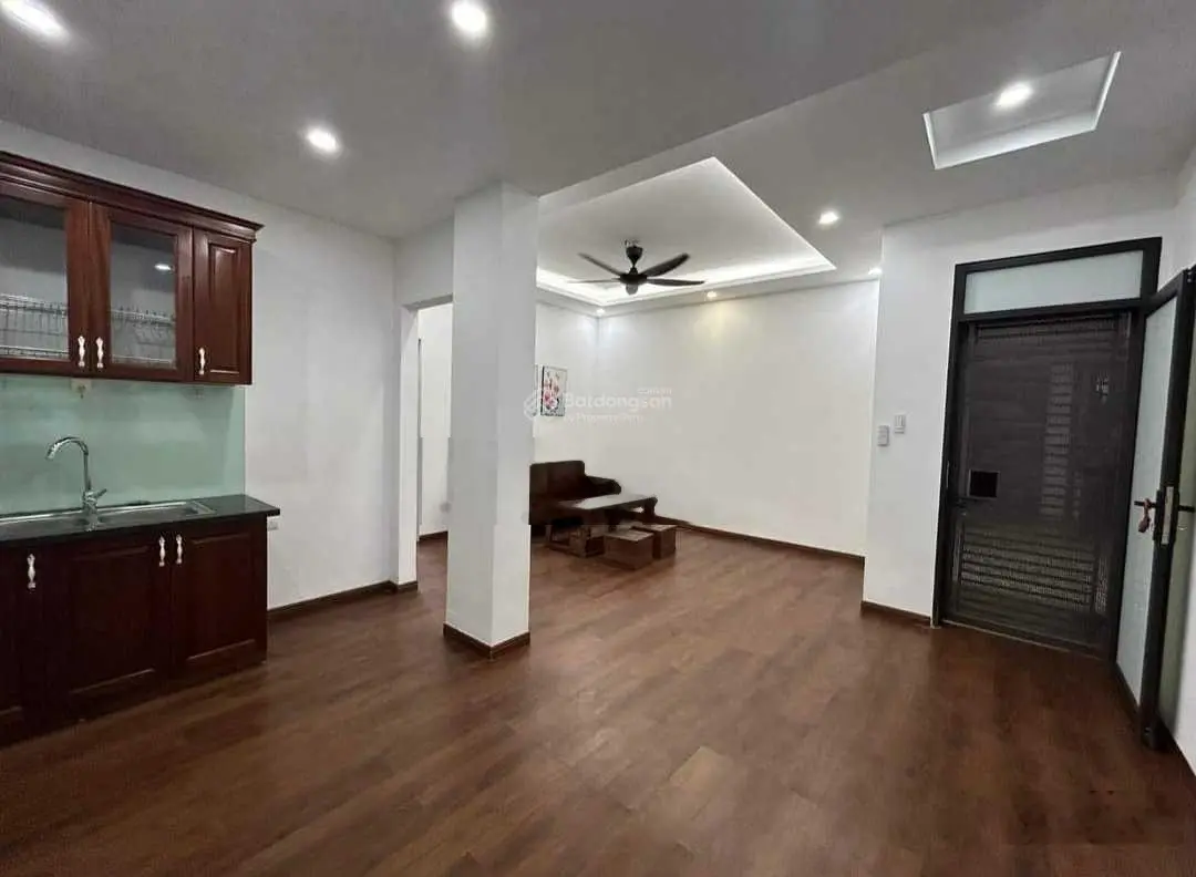 Bán nhà tập thể Nguyễn Trãi trung tâm q. Thanh Xuân 42m2 1pk bếp 2pn 1vs. Nhà như khách sạn 2,85tỷ