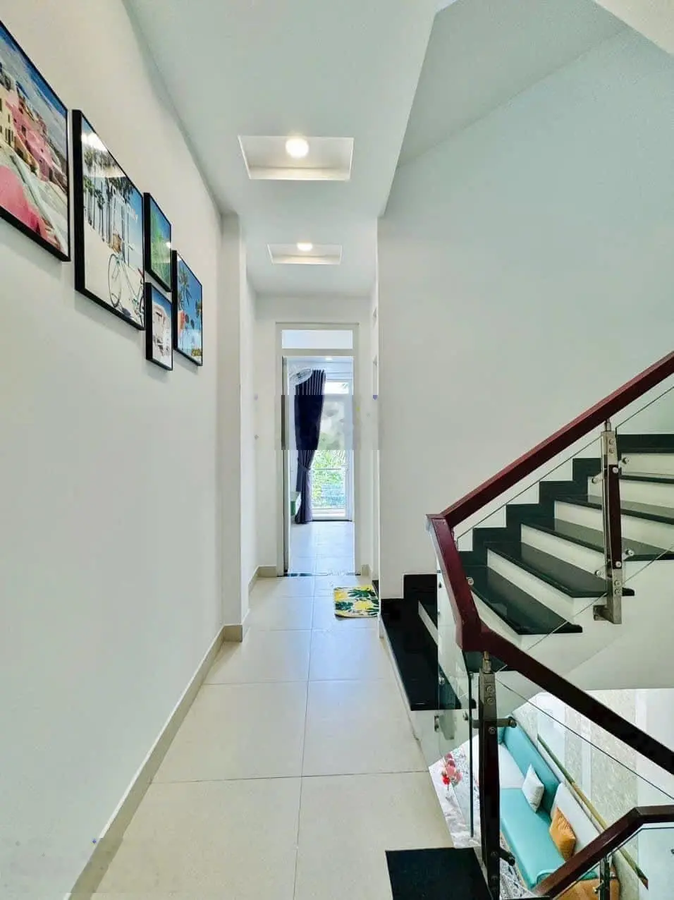 Siêu phẩm nhà đường 3 Tháng 2, Quận 10. Kế bên Vạn Hạnh Mall. 52m2 giá chỉ 3tỷ320, có sân thượng