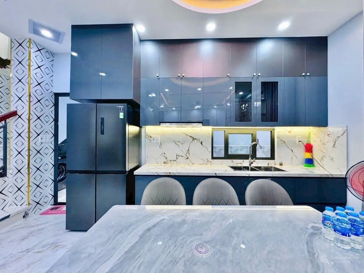 Bán nhà 45m2 Trường Sa, P14, Q3. 3 lầu, 4PN, 4WC. Có sổ sẵn, hẻm 6m