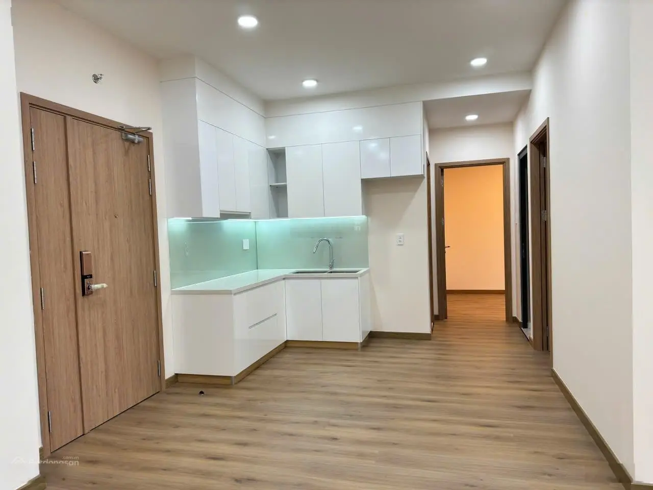 Cần bán gấp Viva Plaza mặt tiền Nguyễn Lương Bằng, 56m2 giá 2tỷ5