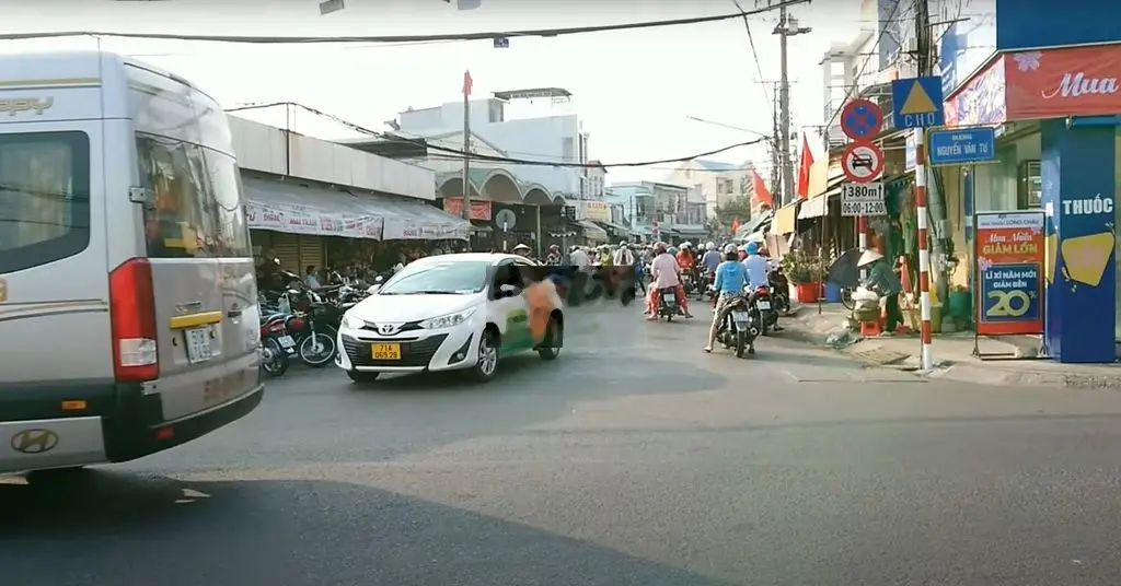 Đất ngay khu trung tâm thành phố, tiện ích đầy đủ, dân cư mật độ cao