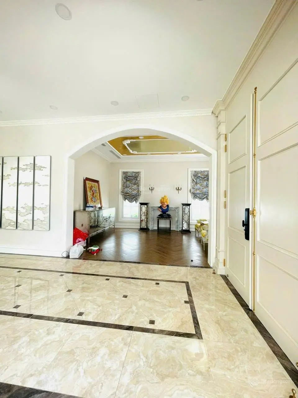 Biệt thự sang trọng phong cách Tân Cổ Điển dt đất 330m2 hướng Tây Nam ngay KDT Phước Hải Nha Trang