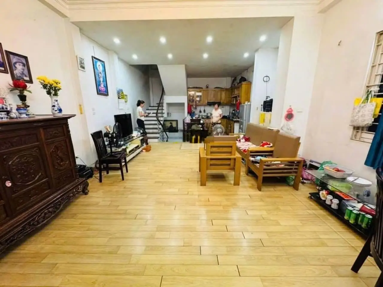 Bán nhà Văn Cao, cực đẹp, ngõ nông và thông, diện tích 35,5m2. MT 6,15m siêu đẹp