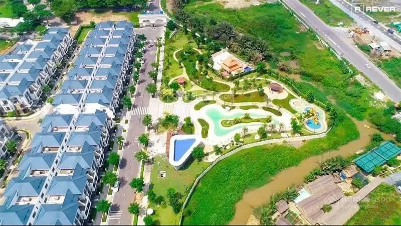 Bán căn Verosa Park, 253 m2, 4PN, 6WC, Full nội thất đẹp lung linh