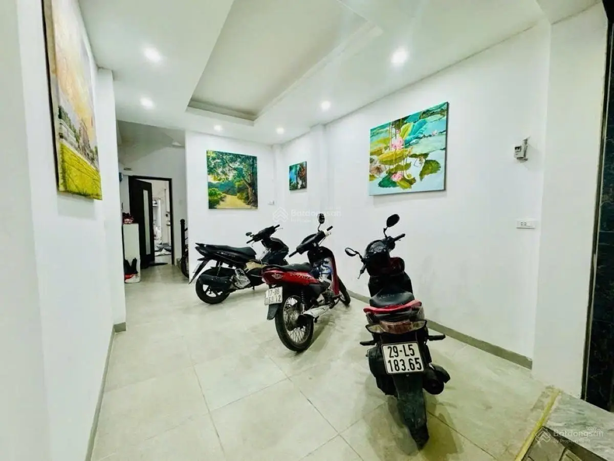Siêu phẩm nhà ngõ văn hương .dt 56m2. 4 tầng. 3.3m mặttiền . 9.9 tỷ. đống đa. dòng tiền ổn định.