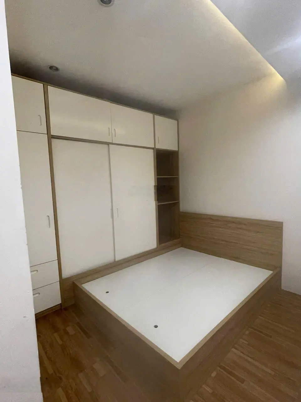 (chủ bán gấp vào ép giá) bán căn 61.4m2- 2pn áp mái tòa b6 green star 234 phạm văn đồng. 0968 201 ***