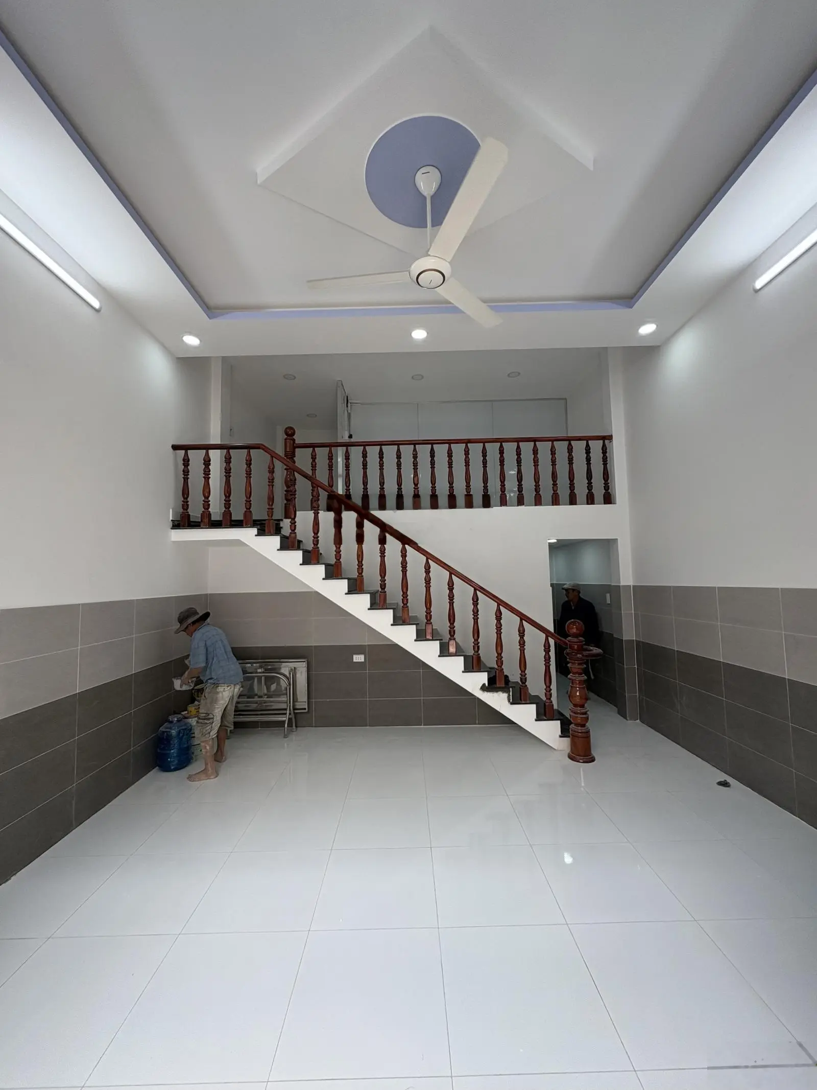 Nhà Trệt Lửng Gần Vincom Dĩ An. Bao Gồm 2 Phòng Ngủ- 2 WC. DT: 56.6M2. Đường 4M. Giá: 2.5 Tỷ TL