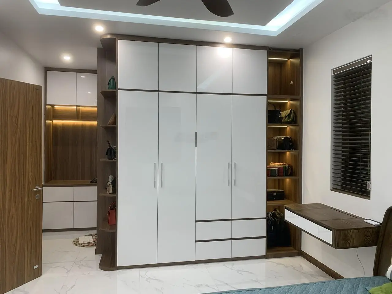 BIỆT THỰ 180 M2 ĐÃ HOÀN THIỆN PHUN NỘI THẤT chỉ việc sách vali về ở