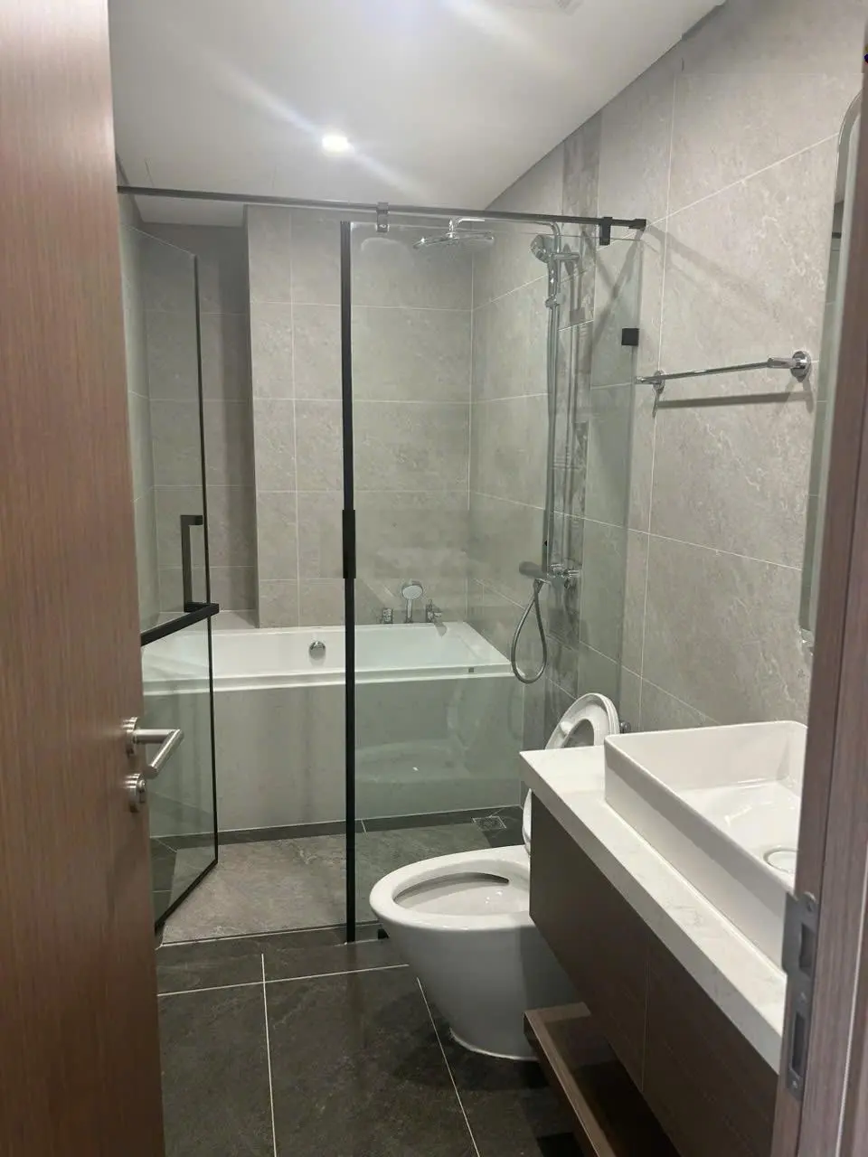 (ĐỘC QUYỀN)Bán quỹ căn 2-3pn toà HOÀNGTHÀNH PEARL Mỹ Đình,nhà mới sẵn nội thất giá tốt nhất khu vực