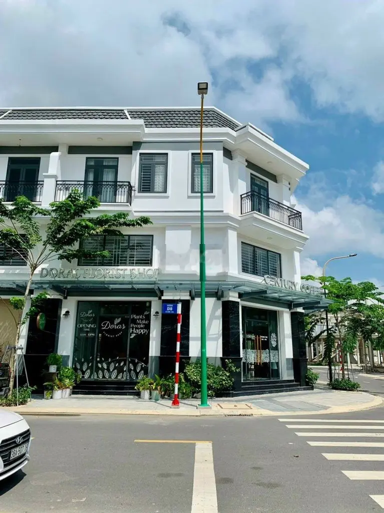 Nhà 1 trệt 1 lầu ngay Thành Phố Mới, TTHC Tỉnh Bình Dương