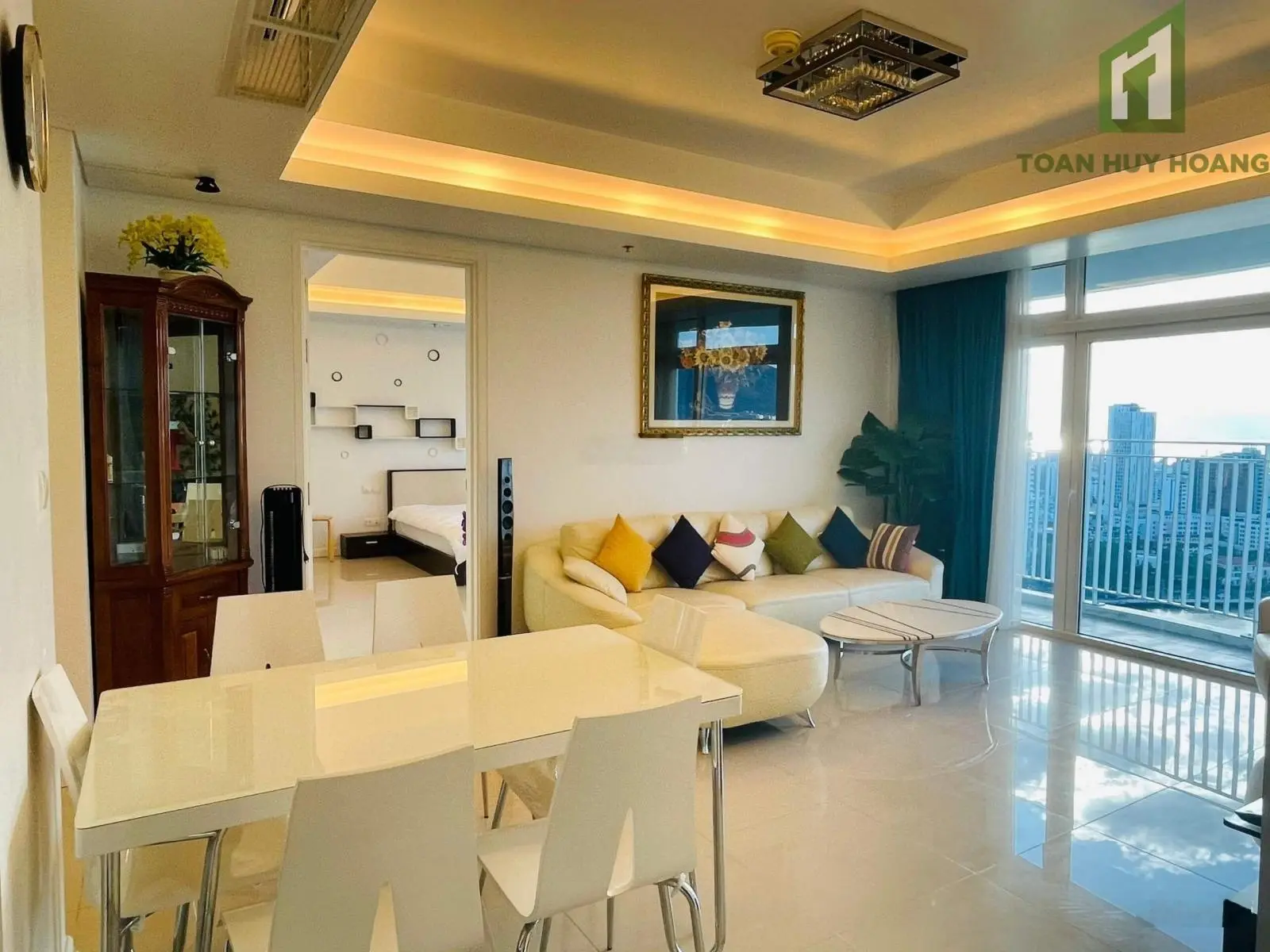 Chủ cắt lỗ căn 2PN 109m2 tầng cao view trực diện sông Hàn Azura Đà Nẵng. Sổ vĩnh viễn, giá sụp hầm