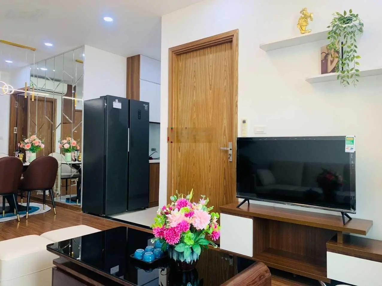 Chính chủ bán căn 2PN, 67m2 Eco Green City, Hà Nội, giá 4 tỷ, sẵn sổ. Liên hệ: 0986 691 ***