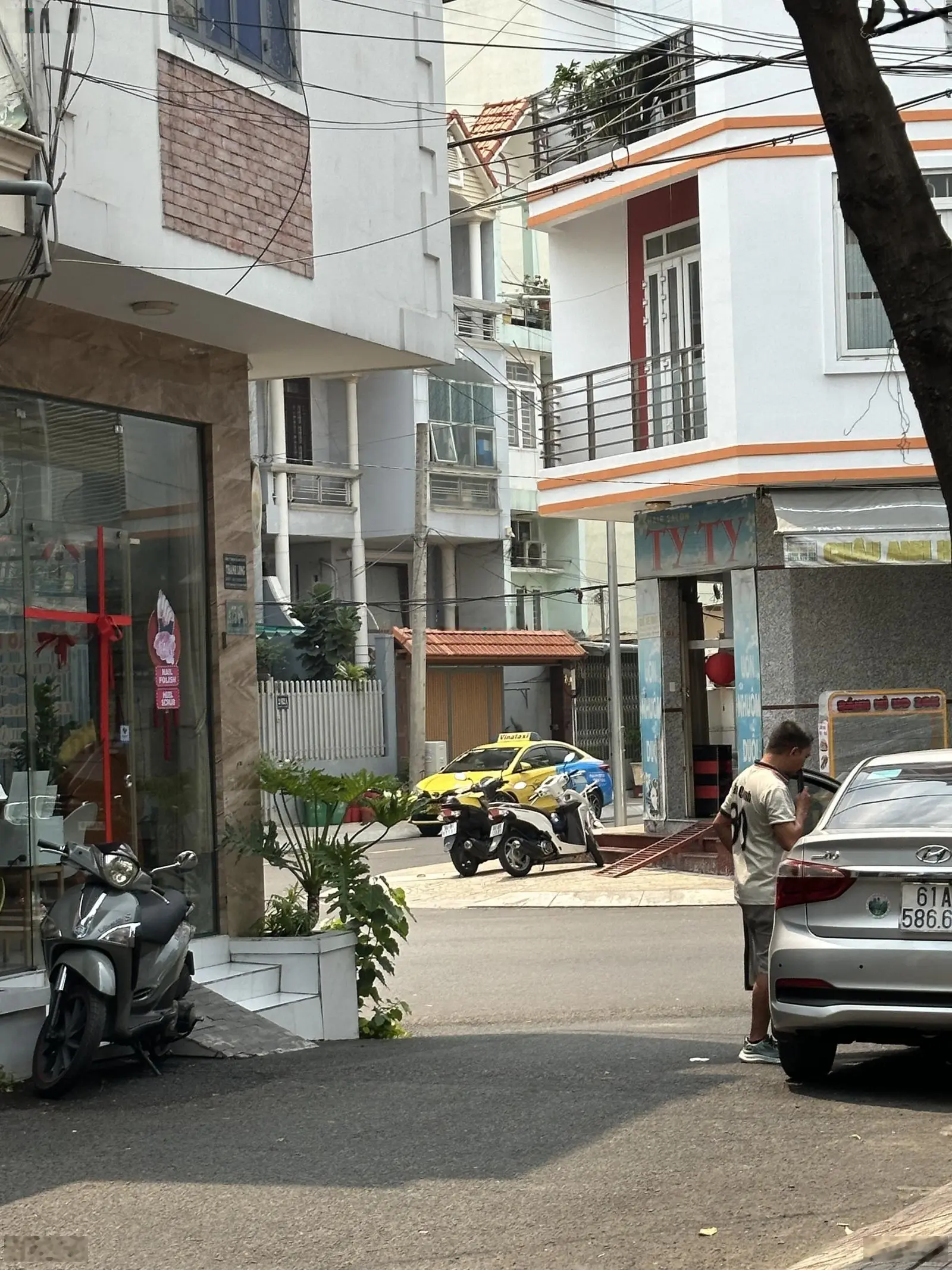 Ngang 5 x 10 - 2 tầng - hẻm 6m - oto ngủ nhà - f2 -tb - công viên gia định - 9,5 tỷ