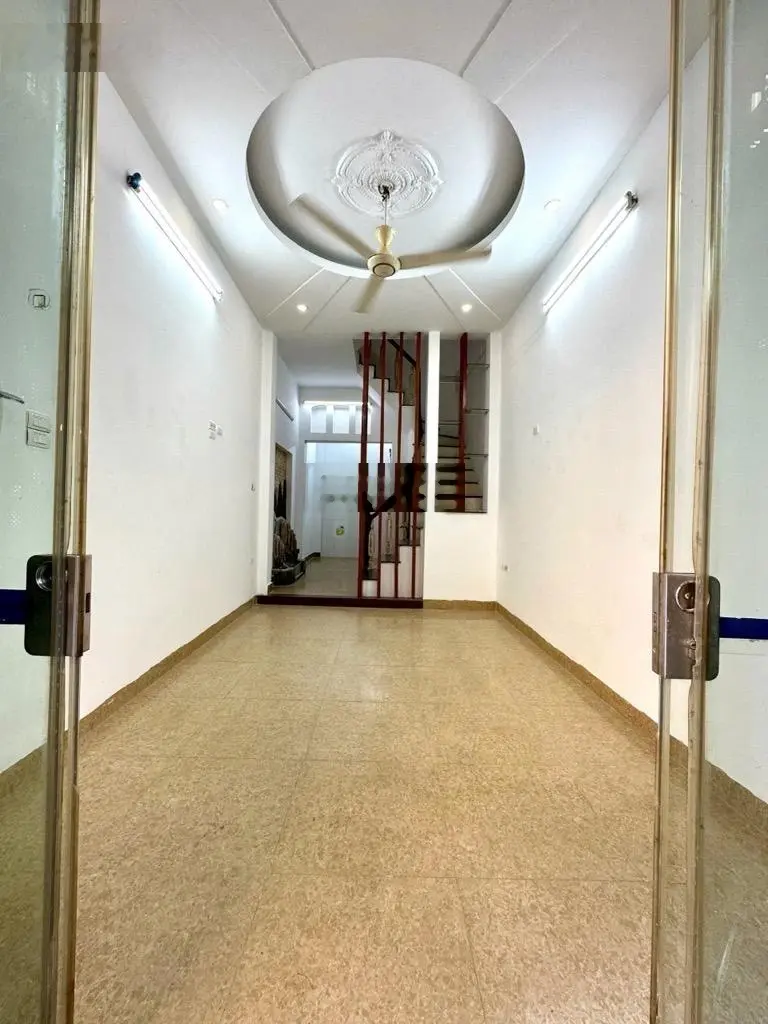 Hơn 9ty có nhà mặt ngõ tránh 3 ô tô - kinh doanh - cạnh hồ linh quang