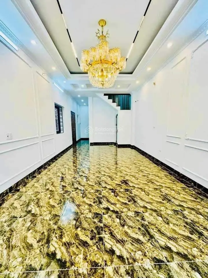 Cần bán nhà mặt ngõ Dương Văn Bé: 46/56m2, 5tầng, 4.4m mặt tiền. Thang máy