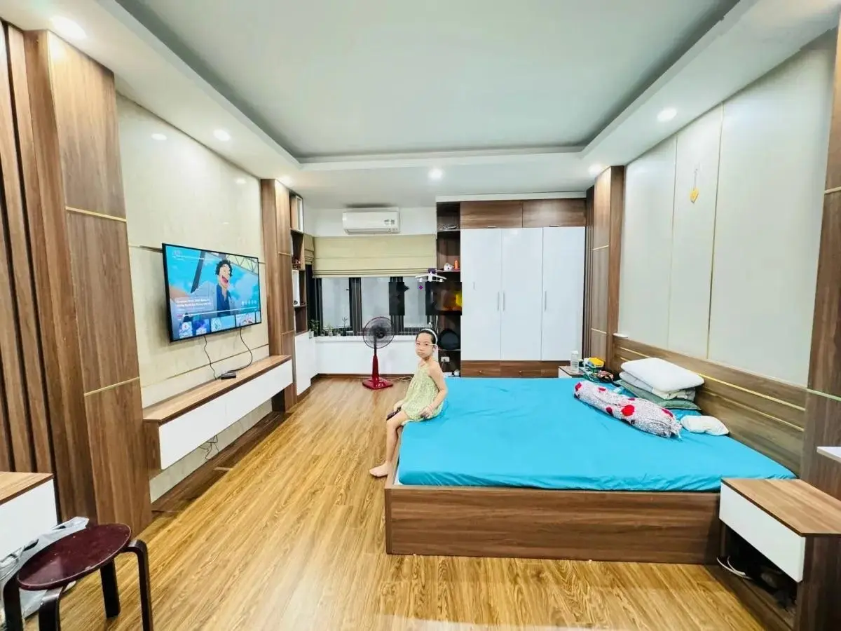 Ô tô Tải đỗ cổng! Bán nhà Vương Thừa Vũ 38m*5T*3.6m MT - gần phố - nội thất xịn - hơn 6 tỷ - ở ngay