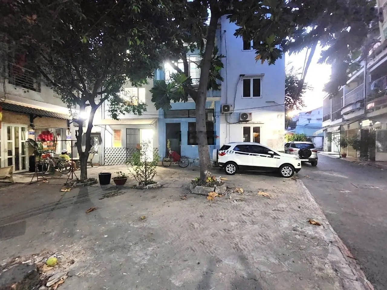 Nhà đẹp, 2 mặt tiền hẻm 5m, vị trí hiếm, sát MT Phan Văn Trị, Kế Cityland, 5 tầng 68m2, 10.9 tỷ