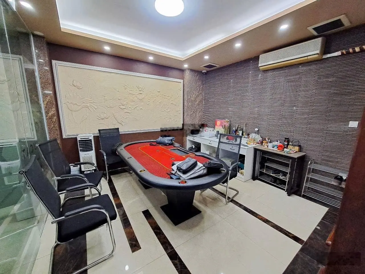 Bán gấp nhà mặt ngõ thông. Ô tô đỗ cửa. Thang máy. Đường Lê Trọng Tấn. 65m2 - 5 tầng