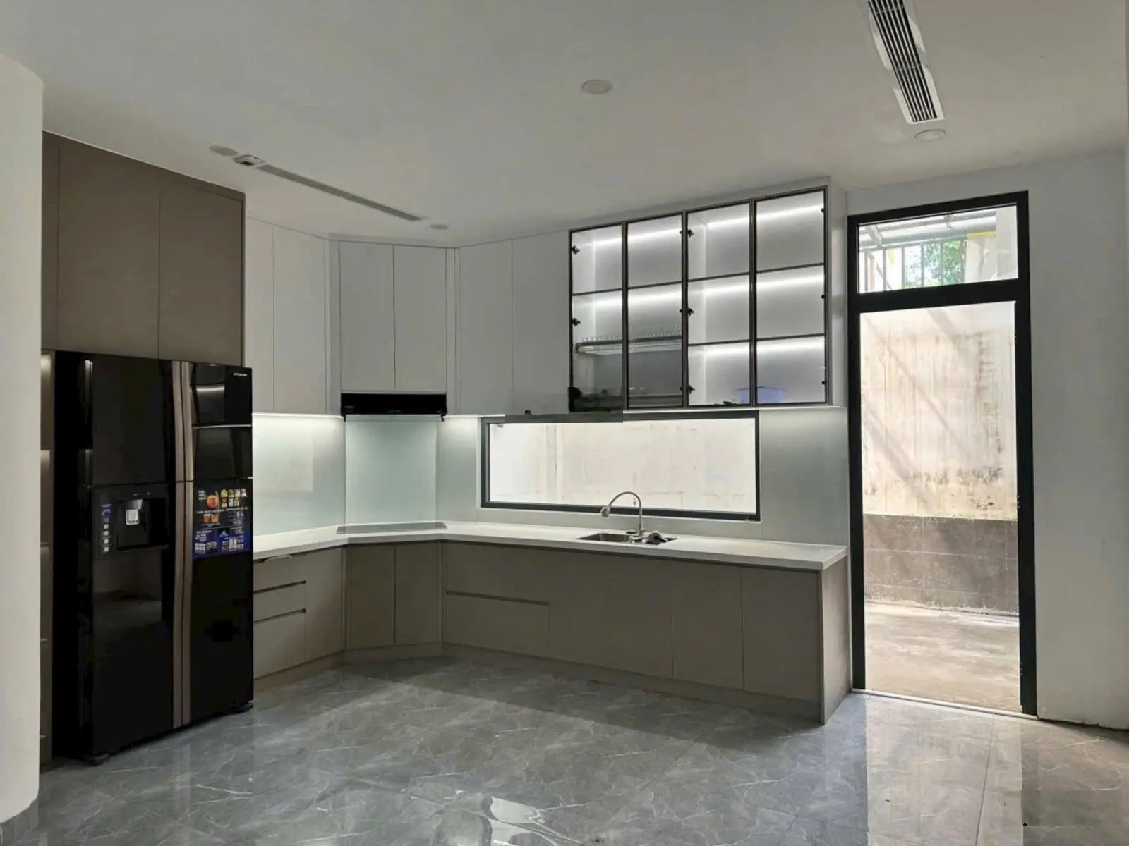 Siêu Phẩm - nhà 4 tầng DT 109.6m2 ngang 5.3m, đường Quang Trung ngay sau CoopMart ngã Tư Thủ Đức