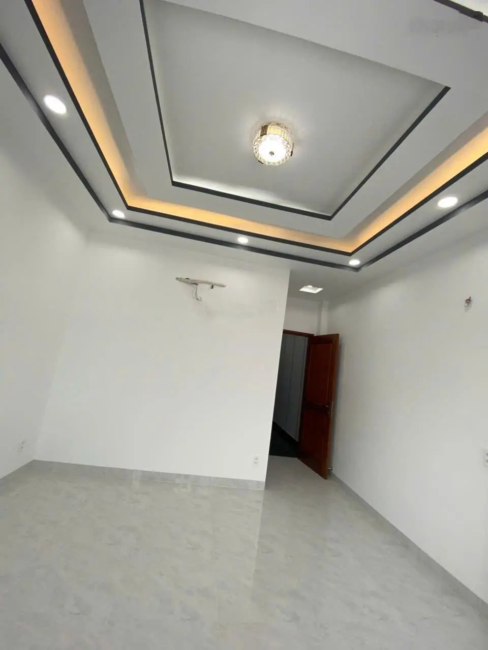 Nhà 55m2 4 tầng hẻm xe hơi 5m Nguyễn Bỉnh Khiêm phường 1 gần trục Phạm Văn Đồng chỉ 9 tỷ 7