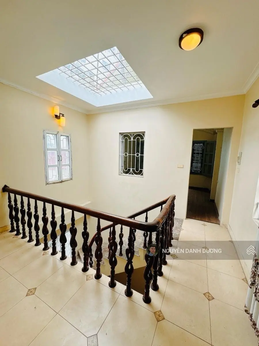 Bán nhà Lạc Long Quân - Tây Hồ - 60m2 * 4T * MT 4m - 2 thoáng - Ngõ thông 50m ra mặt phố - Giá 15tỷ