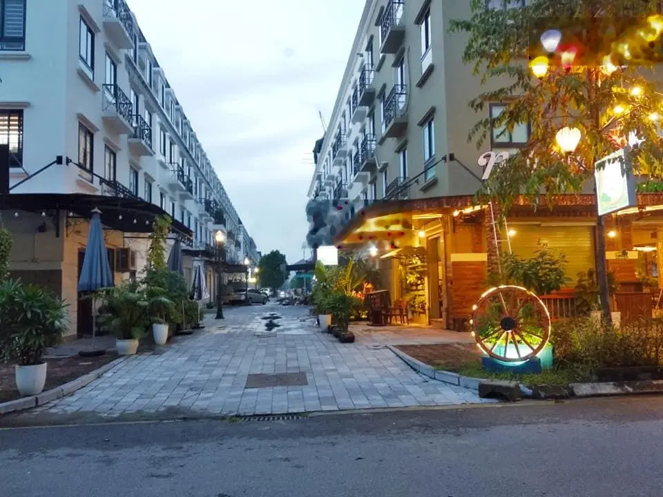 Bán nhà La Casta KĐT Văn Phú, Hà Đông: 73m2x4T, 5m tiền, vị trí đẹp, kinh doanh tốt, nhỉnh 17 tỷ