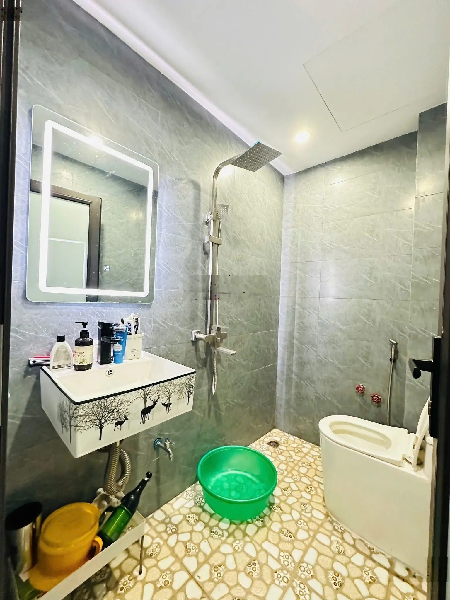 Nhà đẹp 5 ngủ - gần phố cách ô tô 20m DT 38m2 - 5 tầng chỉ 7.2 tỷ