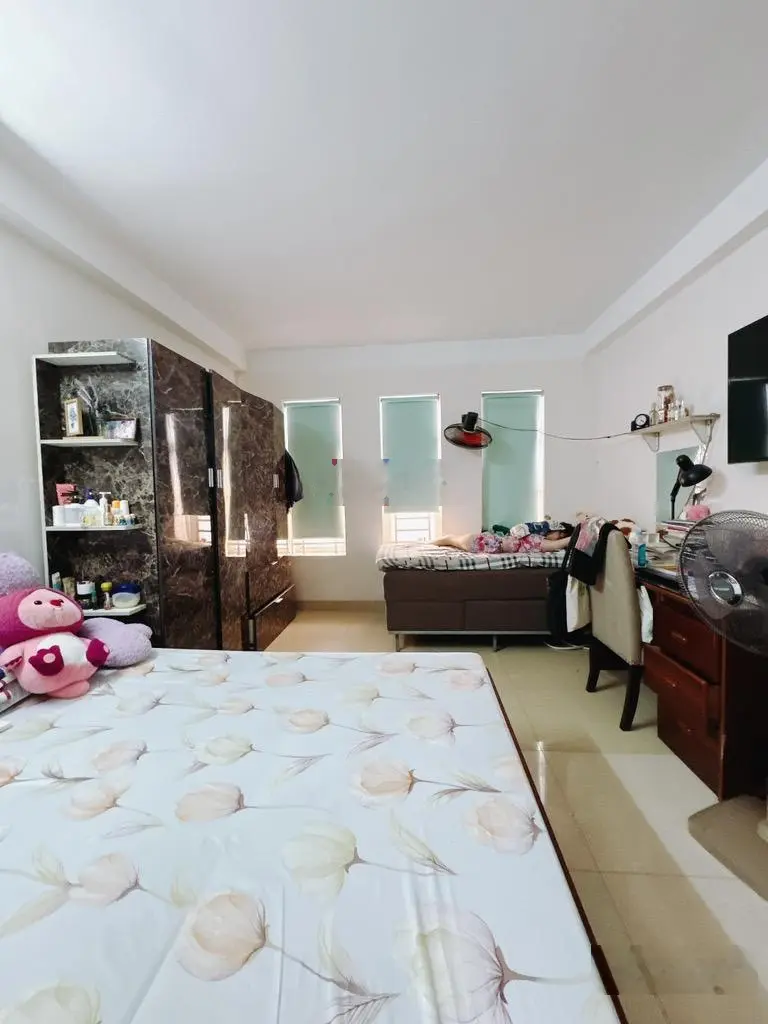 SP đầu tư .DT lớn 64m2 . 5tầng BTCT hoàn công đủ . Kdc hiện hữu . quầy đầu . Chỉ 12 nhỏ TL