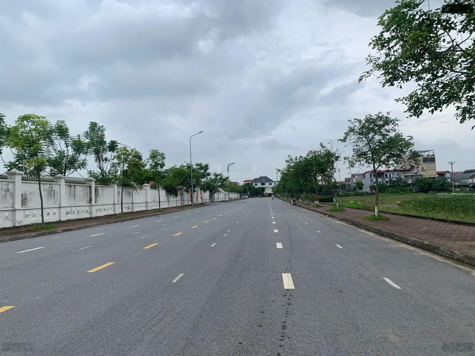Bán 76m2 đất gần Thị Trấn Đông Anh, khổ đất vuông đẹp ô tô đỗ cửa giá 3,35 tỷ (có thương lượng)