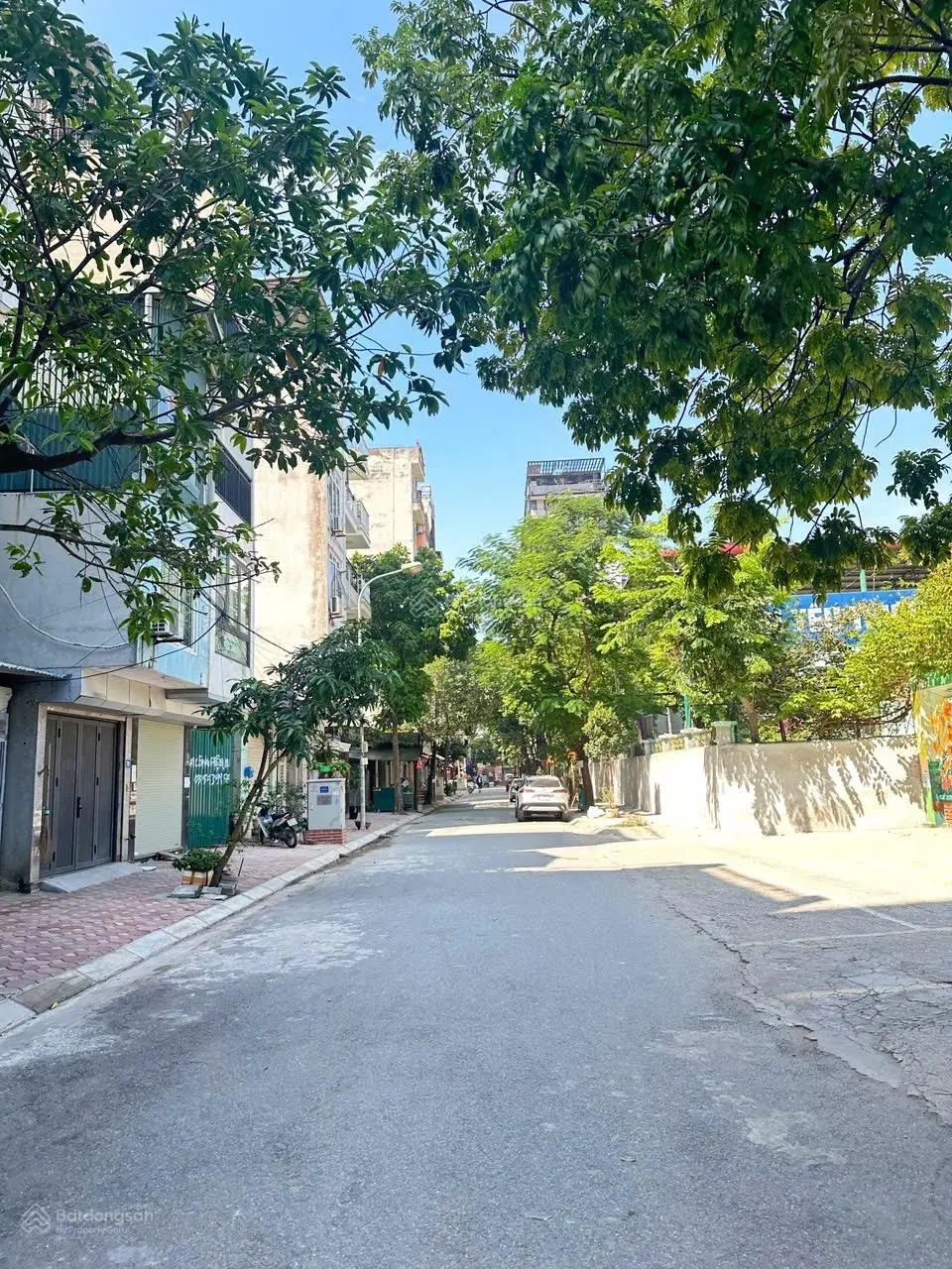 Bán gấp mảnh đất 40m2. MT 3.8m, ĐC Phú Diễn, phân lô, vỉa hè ô tô tránh, giá: 9x tỷ, Lh: 0968 371 ***