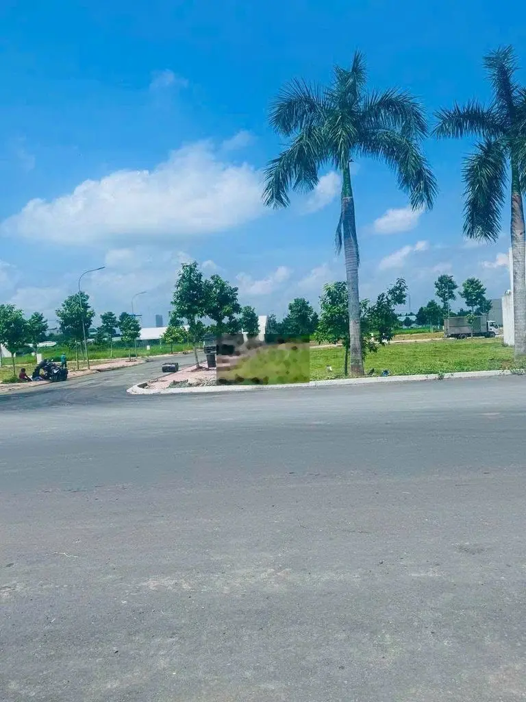 Cần Bán lô đất ngay Nhà Thi Đấu Thủ Thừa, view hồ sinh thái kinh doanh
