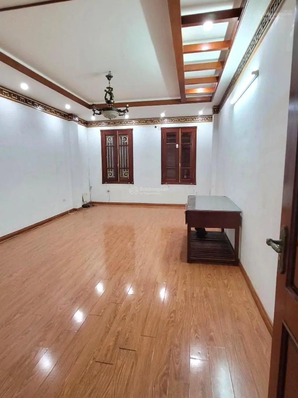 Chính chủ cần bán nhà LK KĐT VĂN QUÁN .dt 83m2 , mt4m2.vỉa hè.gara oto