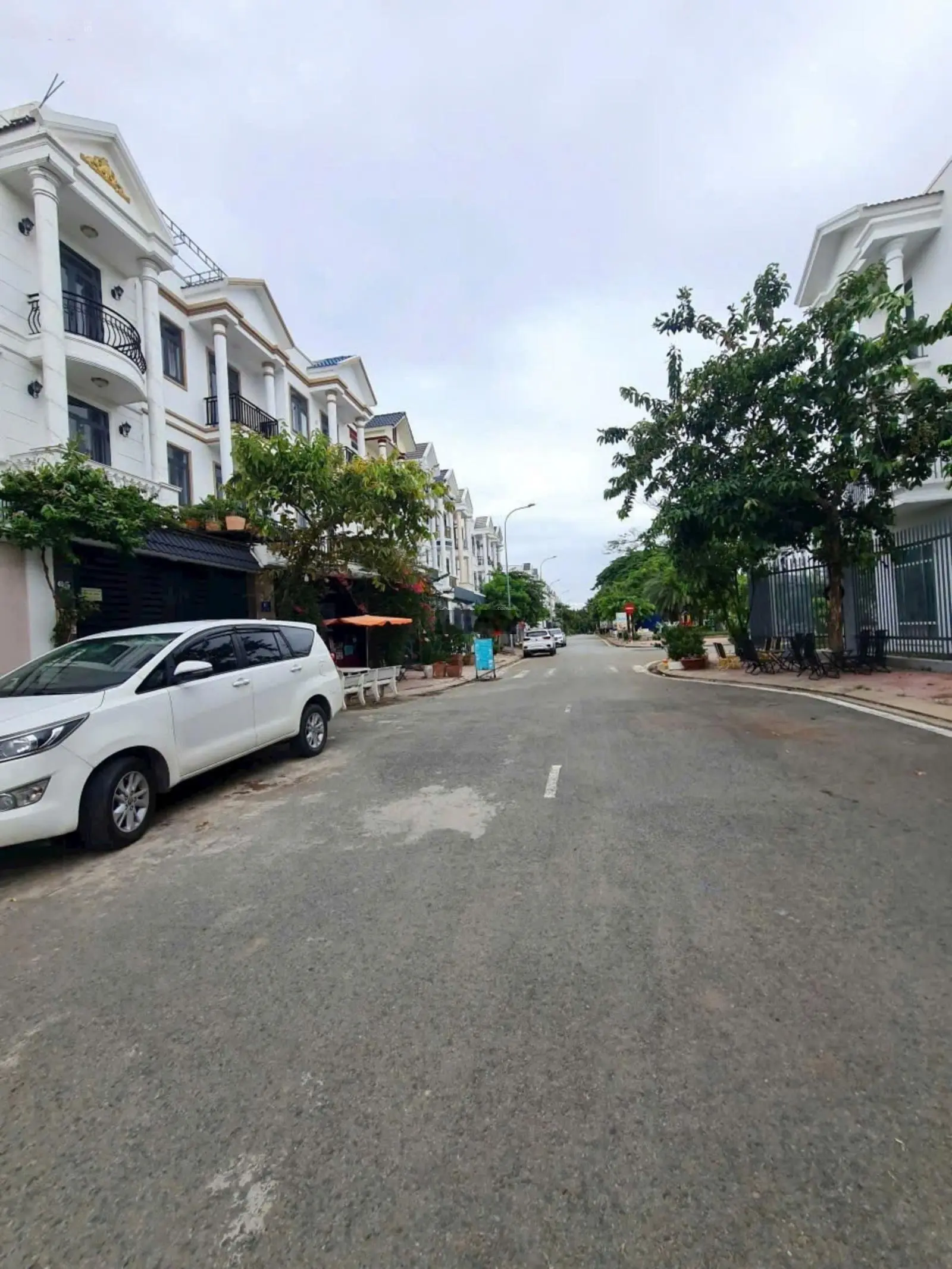 Bán Gấp! Nhà Phố 100m2 giá 7,5 tỷ tại Centana City Quận 9. Mua ngay là đã có lời rồi