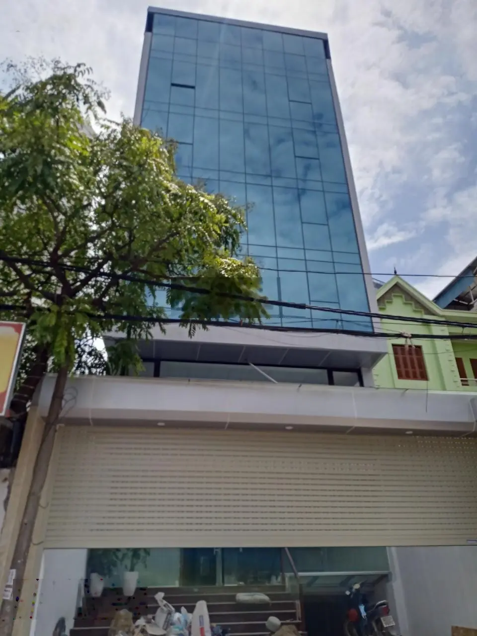 Bán nhà Trần Quốc Hoàn-Trần Đăng Ninh, Cầu Giấy 72m2, thông sàn, 45 chỗ, nhỉnh 25 tỷ, thang máy